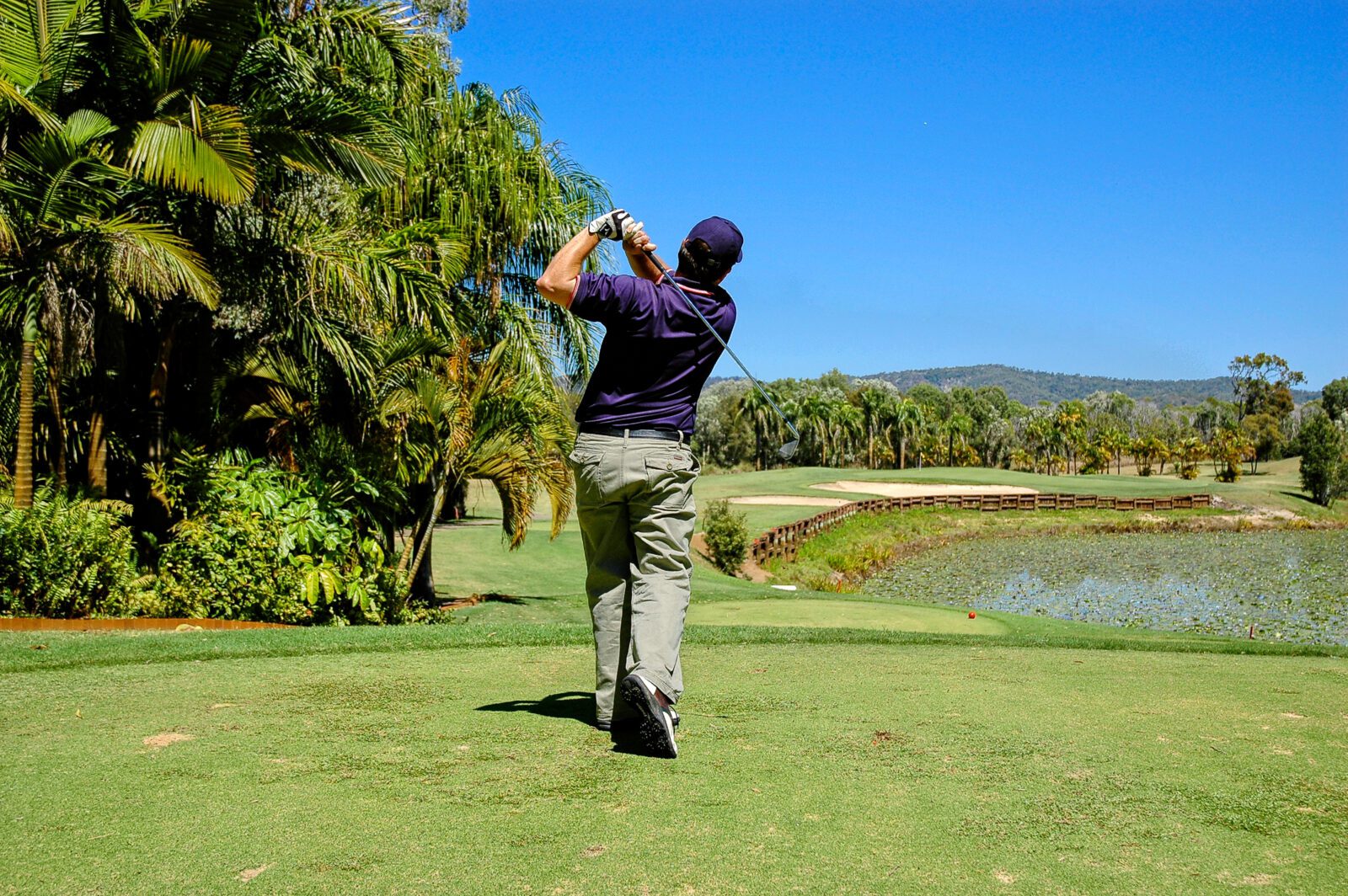 How Short Golfers Can Improve Their Swing and Go Pro