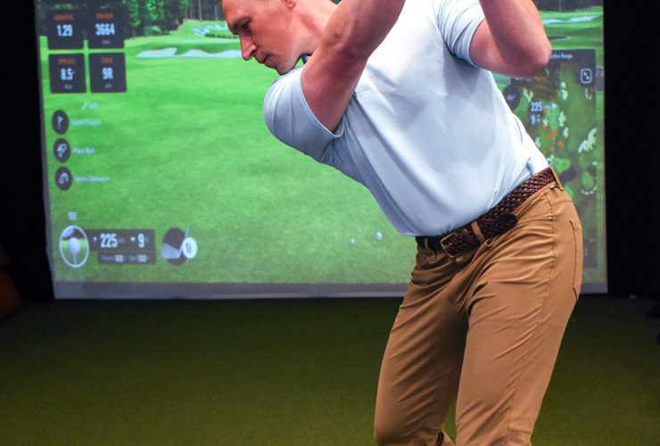 Golf Simulator Helps Injured Players Get Back on the Course