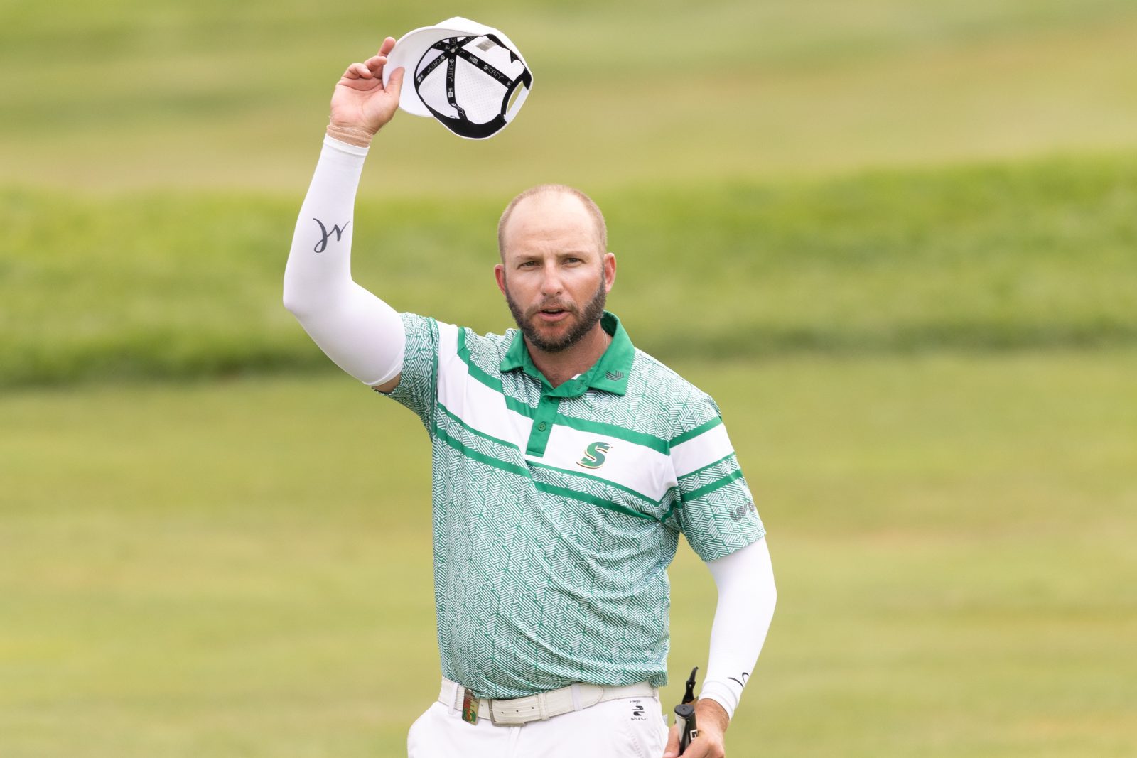 Dean Burmester Earns Play-Off Victory at LIV Golf Chicago